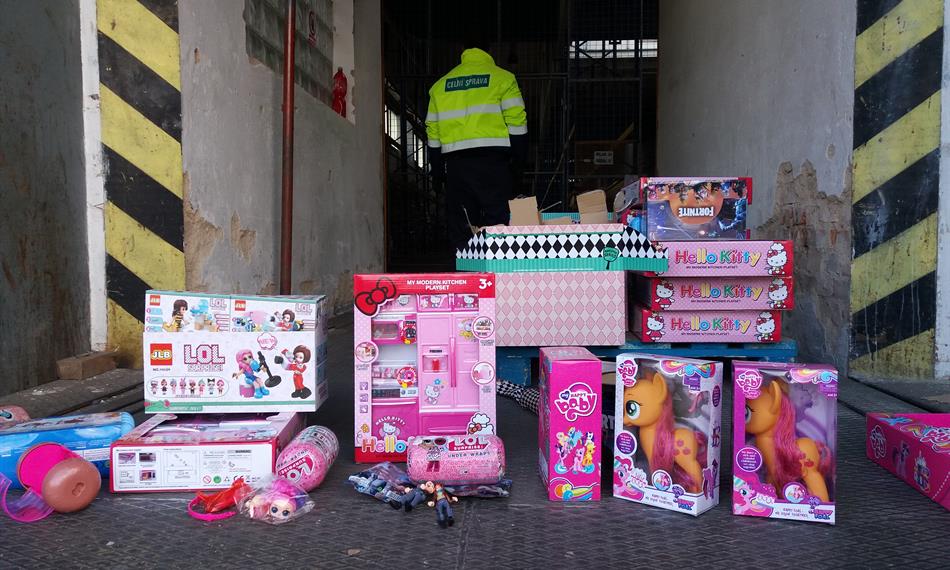 2019-11-12-1258HRAČKY 9.jpg